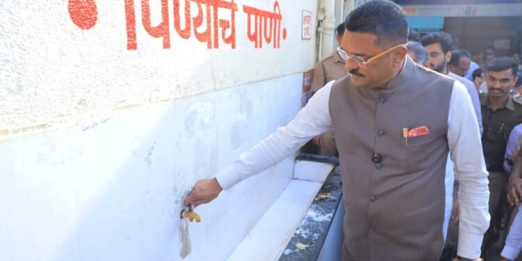 अस्वच्छ सोलापूर बसस्थानक : आगार व्यवस्थापकाला निलंबित करण्याचे परिवहन मंत्र्यांचे आदेश