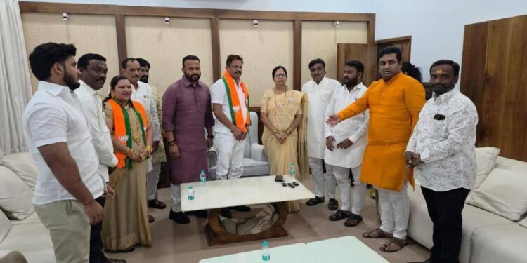 गोल्डन नगरसेविका श्रीदेवी फुलारे भाजपमध्ये