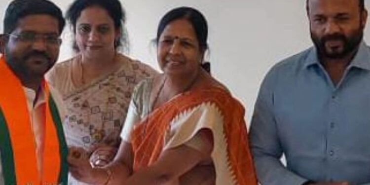 कॉँग्रेसचे माजी नगरसेवक विनोद भोसले भाजपात