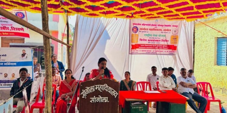 महिलांनी आत्मनिर्भर होऊन समाज विकासात महत्त्वाची भूमिका बजावावी : डॉ. तेजस्विनी कांबळे