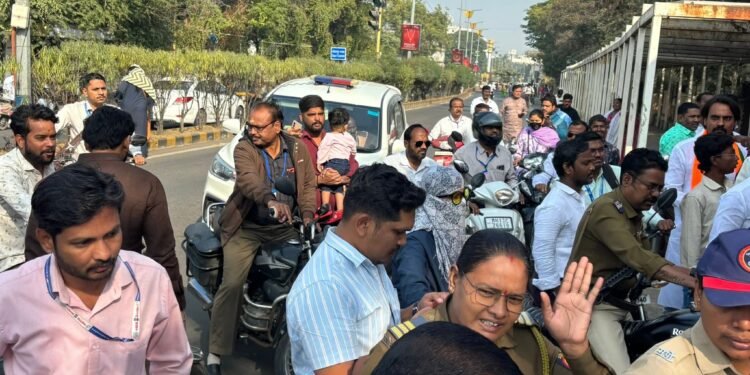 Live : Solapur Municipal Corporation Election : तीन नंतरदेखील भाजपचे फॉर्म स्वीकारले जात आहेत – अशोक निबर्गी यांचा आरोप