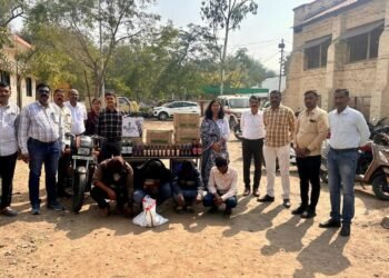 सोलापूर महापालिका निवडणूक :  अवैध मद्य विरोधात उत्पादन शुल्क विभागाची कारवाई; १ कोटीचा मुद्देमाल जप्त