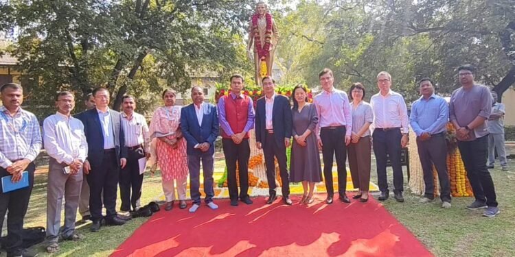 भारतातील चीनचे कॉन्सुल जनरल चिन जिये यांची डॉ. कोटणीस स्मारकला भेट