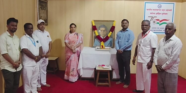 डॉ. द्वारकानाथ कोटणीस यांच्या पुण्यतिथी निमित्त महापालिकेत अभिवादन