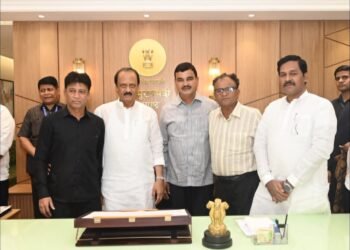 सोलापूरच्या राजकारणात मोठी घडामोड : राजेंद्र कलंत्रीसह रियाज खरादी यांचा राष्ट्रवादीत प्रवेश