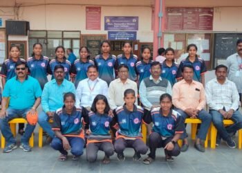 जुबेर शेख व सृष्टी रुपनवर जिल्हा खो-खो संघाचे कर्णधार;  बीडला राज्य अजिंक्यपद स्पर्धेसाठी संघ रवाना