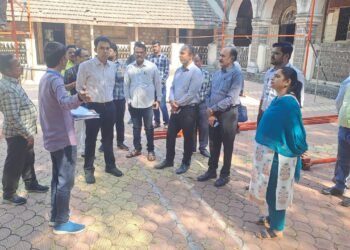 सोलापूर मनपा निवडणूक 2025 : तयारीला वेग, आयुक्त डॉ. ओम्बासे यांची नॉर्थ कोर्ट प्रशाला येथे पाहणी