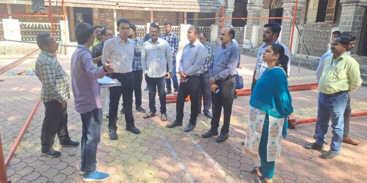 सोलापूर मनपा निवडणूक 2025 : तयारीला वेग, आयुक्त डॉ. ओम्बासे यांची नॉर्थ कोर्ट प्रशाला येथे पाहणी