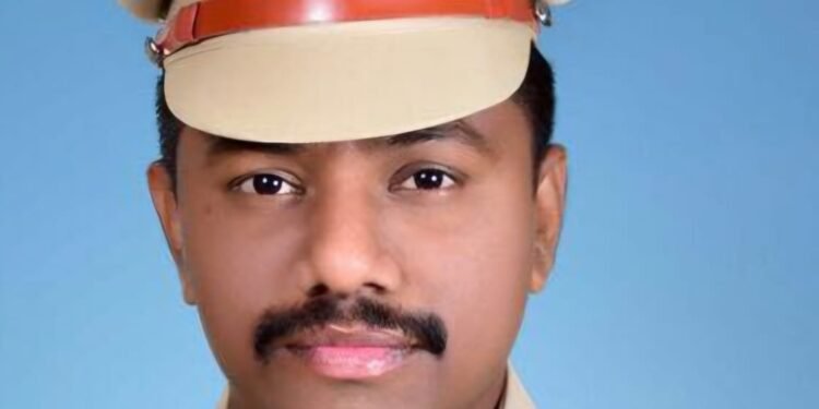 उमेदवारी अर्ज भरायला येताना कायद्याचे बंधन पाळावेत : एम. राजकुमार