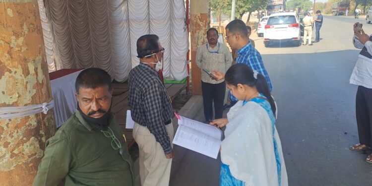 सोलापूर महानगरपालिका सार्वत्रिक निवडणूक २०२५ : नामनिर्देशन अर्ज विक्रीस उत्स्फूर्त प्रतिसाद