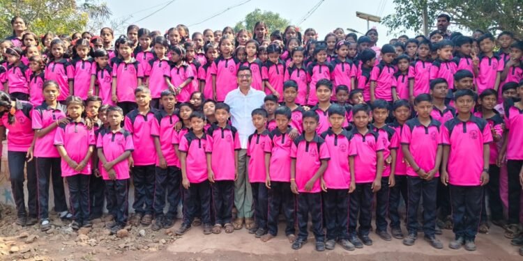 विद्यार्थी घडवण्याची महत्त्वाची जबाबदारी शिक्षकांवर असते : संतोष पाटील