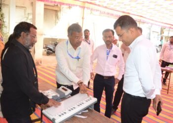 मतदान केंद्र कर्मचाऱ्यांचे प्रशिक्षण; आयुक्त व उपायुक्तांचे मार्गदर्शन, गैरहजरांवर कडक कारवाईचा इशारा