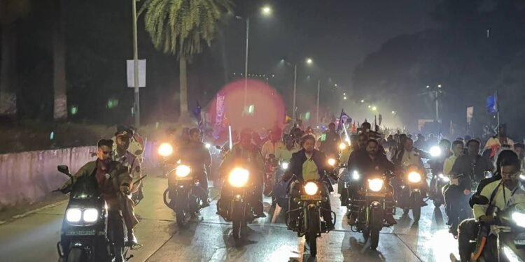 ‘भीमा कोरेगाव’ : सुजात आंबेडकरांच्या नेतृत्वात शौर्य दिन अभिवादन बाईक रॅली उत्साहात