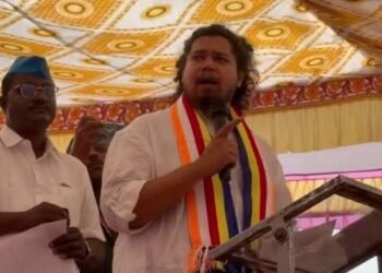 ‘घराच्या भिंतीवर लिहून ठेवा, आपल्याला शासनकर्ती जमात बनायचे आहे’; भीमा कोरेगावात सुजात आंबेडकरांचे आवाहन