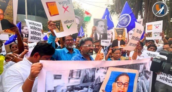 मनुवाद मुर्दाबादच्या घोषणांनी दुमदुमली सीएसटी