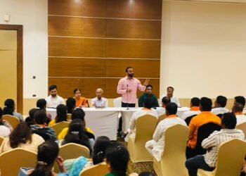 भाजपा उमेदवारांनी प्रत्येक मतदारांपर्यंत पक्षाची ध्येयधोरणे पोहोचवावीत : पालकमंत्री जयकुमार गोरे