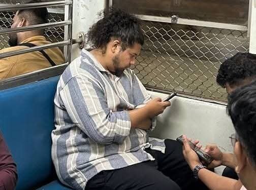 वसई-विरारमध्ये सुजात आंबेडकरांचा सभेसाठी लोकल ट्रेनने प्रवास!