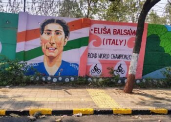 पुणे ग्रँड टूरच्या निमित्ताने शहराच्या भिंती झाल्या ‘बोलक्या’; भिंतींवर साकारला क्रीडा आणि संस्कृतीचा वारसा!