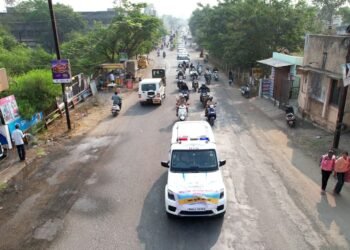 नागरिकांमध्ये जनजागृती होण्यासाठी सोलापूरमध्ये रस्ता सुरक्षा रॅली उत्साहात