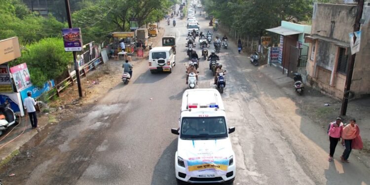 नागरिकांमध्ये जनजागृती होण्यासाठी सोलापूरमध्ये रस्ता सुरक्षा रॅली उत्साहात