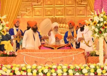 भक्तीमय वातावरणात श्री गुरुग्रंथ साहिबांचे विधीवत विराजमान