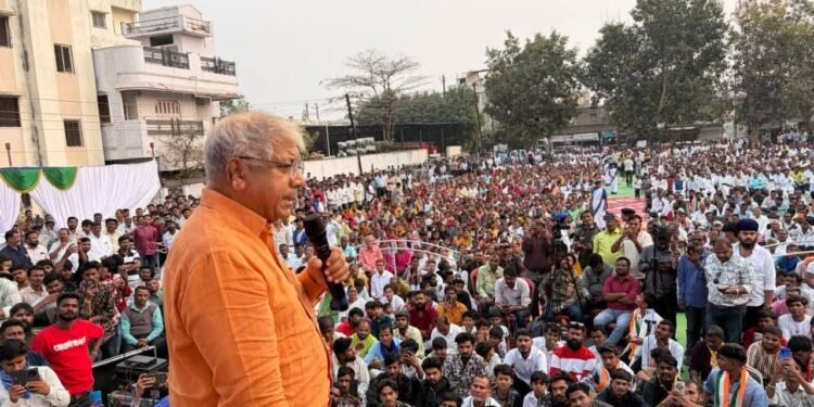 वंचित बहुजन आघाडीच्या प्रचारार्थ राष्ट्रीय नेते प्रकाश आंबेडकर मैदानात; गुरुवारी न्यू बुधवार पेठेत होणार सभा