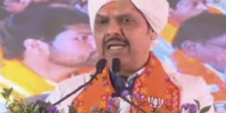 सोलापुरात राबवणार इचलकरंजी पॅटर्न ; उद्योगांचा साधणार चौफेर विकास : मुख्यमंत्री देवेंद्र फडणवीस