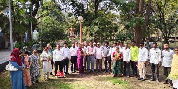 बहुजन शिक्षक महासंघाकडून कर्तृत्वान महिलांचा सन्मान