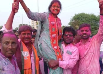 सोलापूर महानगरपालिका : सर्वात कमी वयाच्या उच्चशिक्षित नगरसेविका होण्याचा मान मृण्मयी गवळीला !