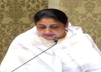 महाराष्ट्रला लाभल्या पहिल्या महिला उपमुख्यमंत्री; सुनेत्रा अजित पवार यांनी घेतली शपथ