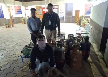 घरगुती गॅसचा अवैध वापर रोखण्यासाठी पंढरपूरमध्ये धाड; एका विरुद्ध गुन्हा दाखल